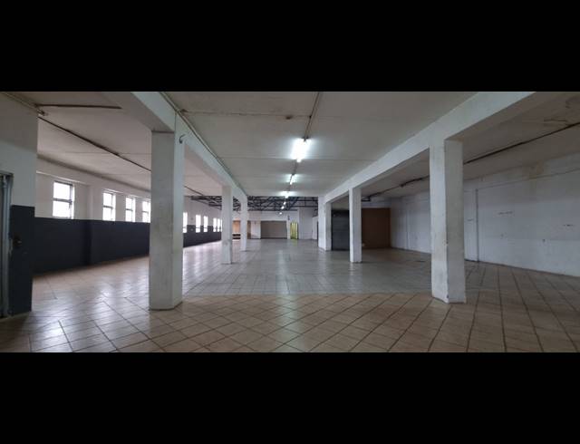 1,700M² OFFICE TO LET IN ROSSBURGH